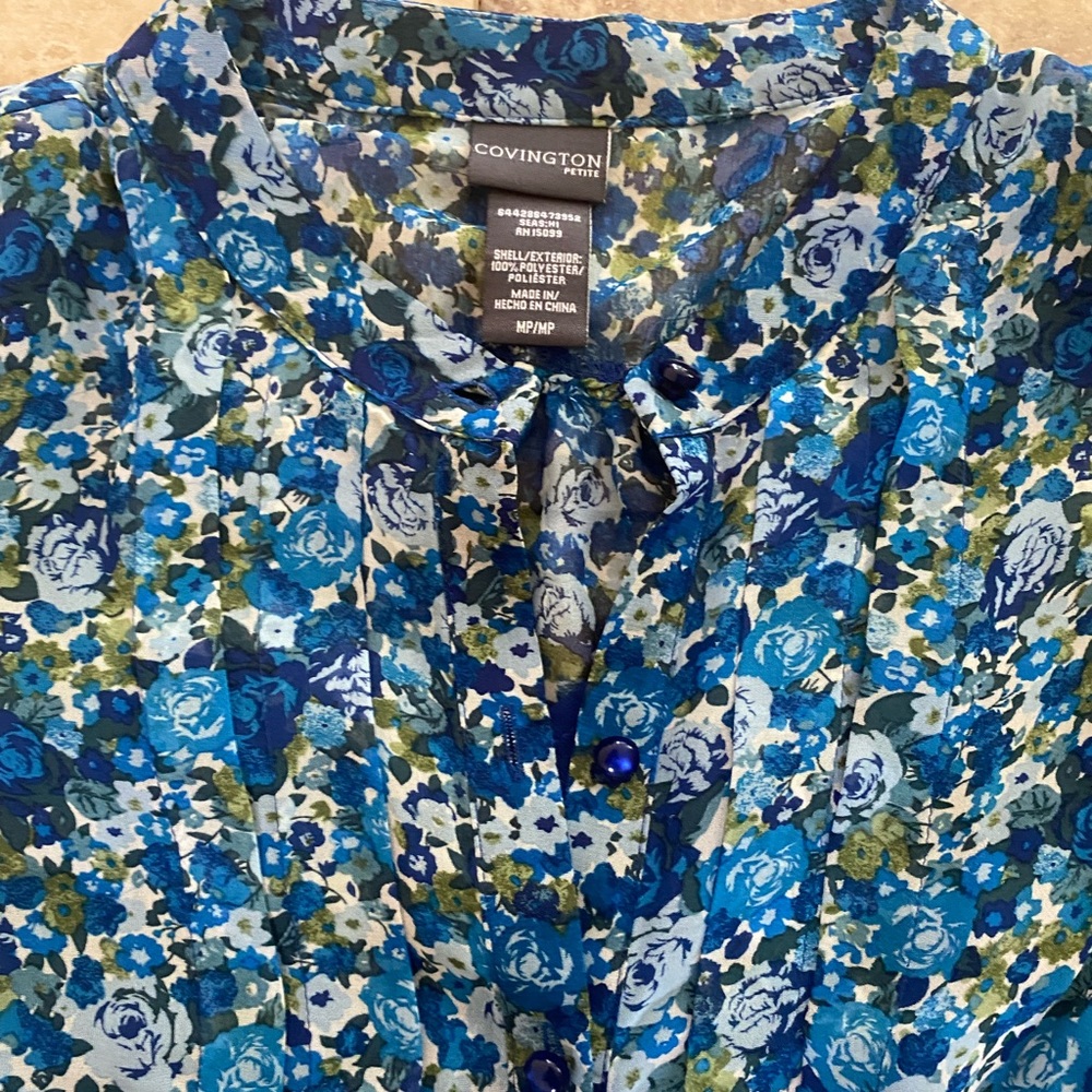 NWT Covington Button Up Pleated Chiffon Blouse - Picture 3 of 4